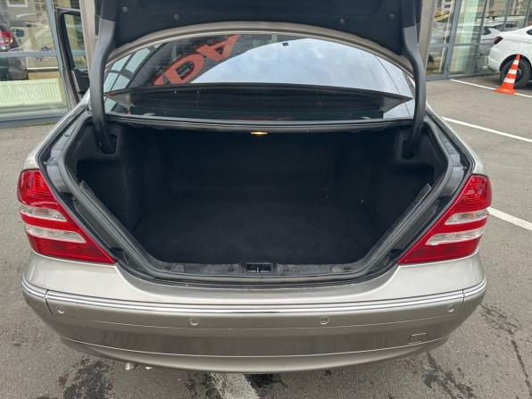 Mercedes-Benz C-Класс II (W203) Рестайлинг с пробегом 2006 года, цена 549 000 рублей, 335184 км, седан, Автокод Объявления