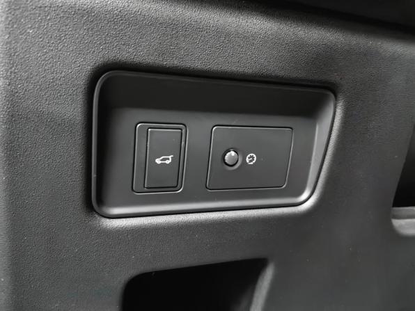 Land Rover Discovery V с пробегом 2019 года, цена 3 699 000 рублей, 184770 км, внедорожник, Автокод Объявления