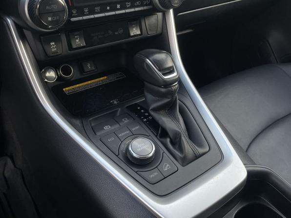 Toyota RAV4 V (XA50) с пробегом 2021 года, цена 3 250 000 рублей, 81740 км, внедорожник, Автокод Объявления