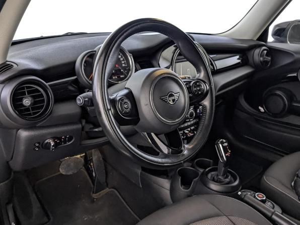 Mini Hatch III (F55/F56) Рестайлинг с пробегом 2020 года, цена 1 755 000 рублей, 94500 км, хэтчбек, Автокод Объявления