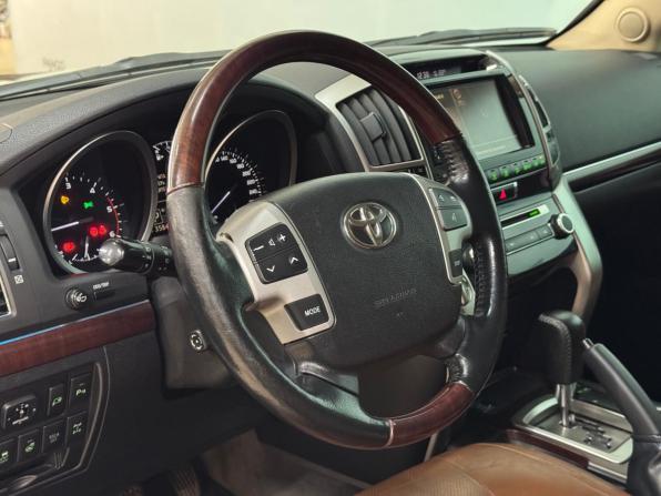 Toyota Land Cruiser 200 Series Рестайлинг 1 с пробегом 2014 года, цена 3 565 000 рублей, 358420 км, внедорожник, Автокод Объявления
