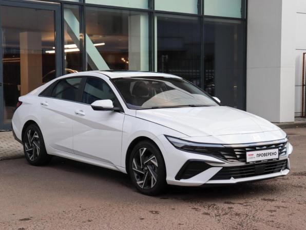 Hyundai Elantra VII (CN7) Рестайлинг с пробегом 2024 года, цена 2 440 000 рублей, 24202 км, седан, Автокод Объявления