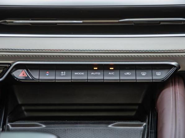 Geely Monjaro I с пробегом 2023 года, цена 3 118 000 рублей, 45000 км, внедорожник, Автокод Объявления