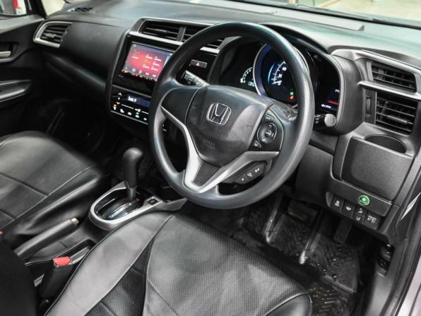 Honda Fit III Рестайлинг с пробегом 2018 года, цена 1 150 000 рублей, 138765 км, хэтчбек, Автокод Объявления