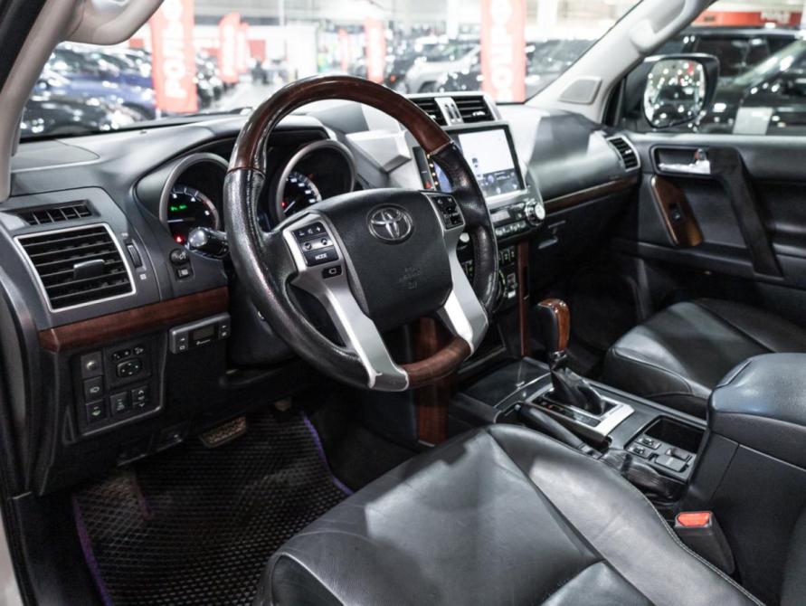Toyota Land Cruiser Prado 150 Series Рестайлинг 1 Санкт-Петербург  - изображение 13