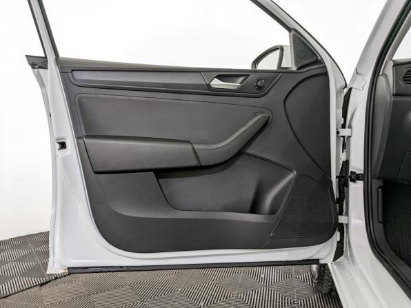 Volkswagen Polo VI с пробегом 2022 года, цена 1 525 000 рублей, 89293 км, лифтбек, Автокод Объявления