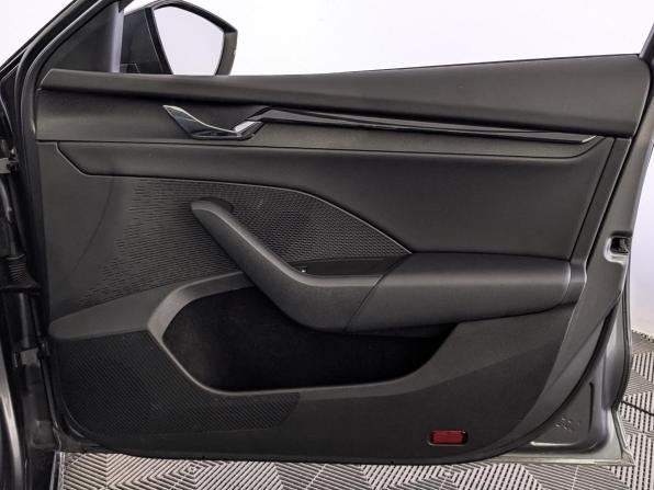Skoda Octavia IV (A8) с пробегом 2021 года, цена 2 850 000 рублей, 32822 км, лифтбек, Автокод Объявления