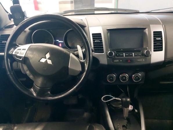 Mitsubishi Outlander II Рестайлинг с пробегом 2010 года, цена 745 000 рублей, 267627 км, внедорожник, Автокод Объявления