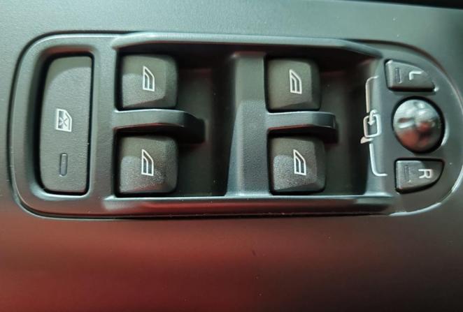 Land Rover Freelander II Рестайлинг 2 с пробегом 2013 года, цена 1 800 000 рублей, 164783 км, внедорожник, Автокод Объявления