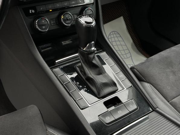 Skoda Superb III с пробегом 2017 года, цена 1 890 000 рублей, 220000 км, лифтбек, Автокод Объявления