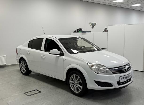Opel Astra H Рестайлинг с пробегом 2011 года, цена 415 000 рублей, 245000 км, седан, Автокод Объявления