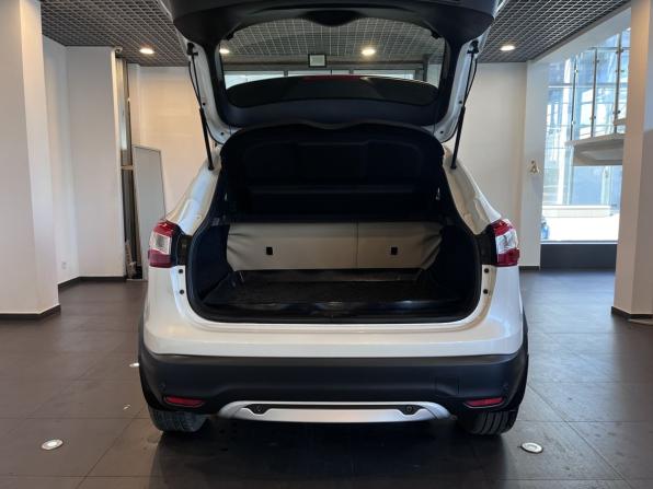 Nissan Qashqai II с пробегом 2016 года, цена 2 045 000 рублей, 27673 км, внедорожник, Автокод Объявления