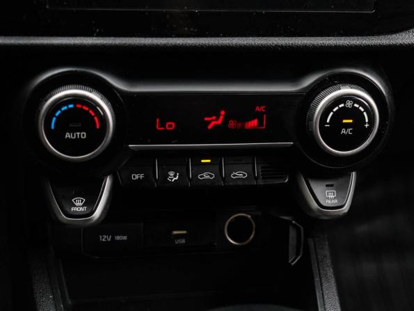 Kia Rio IV Рестайлинг с пробегом 2020 года, цена 1 600 000 рублей, 94464 км, седан, Автокод Объявления