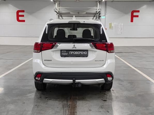 Mitsubishi Outlander III Рестайлинг 3 с пробегом 2018 года, цена 1 599 000 рублей, 200290 км, внедорожник, Автокод Объявления