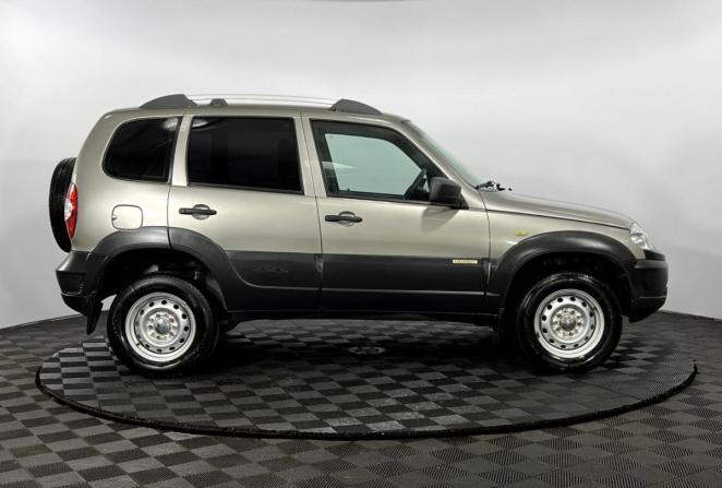 Chevrolet Niva I Рестайлинг с пробегом 2017 года, цена 680 000 рублей, 127000 км, внедорожник, Автокод Объявления