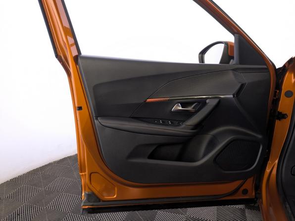 Peugeot 2008 II Рестайлинг с пробегом 2023 года, цена 2 250 000 рублей, 4718 км, внедорожник, Автокод Объявления
