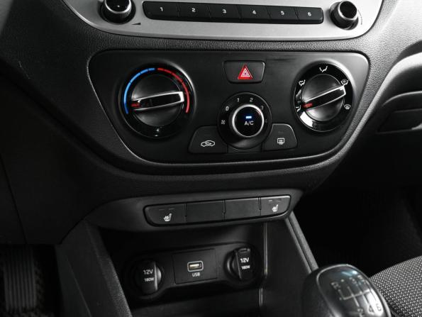 Hyundai Solaris II с пробегом 2019 года, цена 1 349 000 рублей, 116076 км, седан, Автокод Объявления