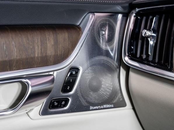 Volvo V90 Cross Country I Рестайлинг с пробегом 2021 года, цена 4 150 000 рублей, 26400 км, универсал, Автокод Объявления