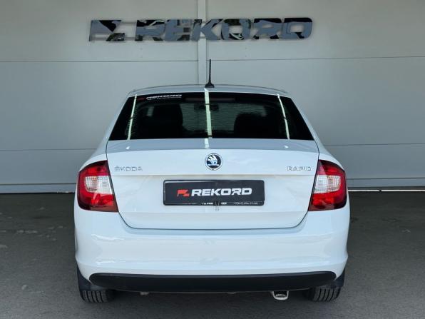 Skoda Rapid I Рестайлинг с пробегом 2018 года, цена 1 250 000 рублей, 83683 км, лифтбек, Автокод Объявления