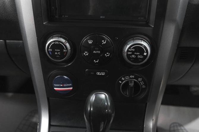 Suzuki Escudo III с пробегом 2006 года, цена 1 069 000 рублей, 392000 км, внедорожник, Автокод Объявления