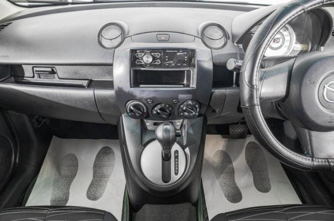 Mazda Demio III (DE) с пробегом 2007 года, цена 599 000 рублей, 208000 км, хэтчбек, Автокод Объявления