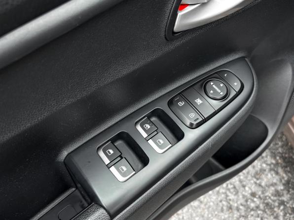 Kia Rio IV с пробегом 2018 года, цена 1 270 000 рублей, 16554 км, седан, Автокод Объявления