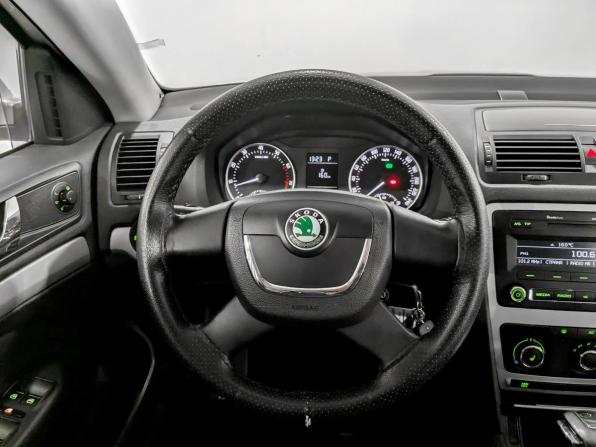 Skoda Octavia II (A5) Рестайлинг с пробегом 2011 года, цена 995 000 рублей, 146837 км, лифтбек, Автокод Объявления