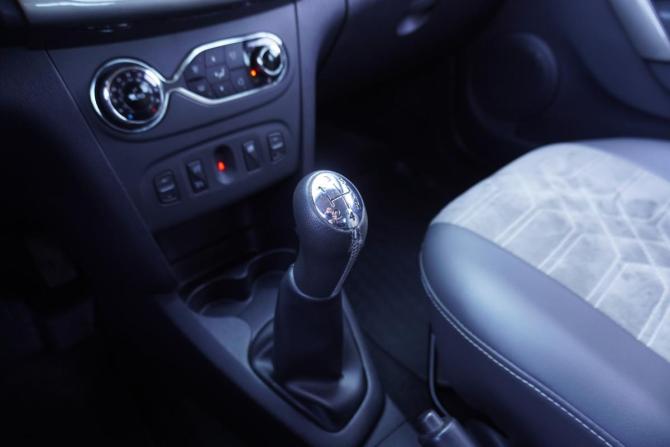 Renault Sandero II Рестайлинг с пробегом 2019 года, цена 1 187 000 рублей, 110853 км, хэтчбек, Автокод Объявления