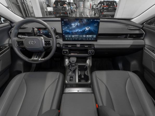 Toyota RAV4 VI (XA60) с пробегом 2026 года, цена 4 250 000 рублей, 16 км, внедорожник, Автокод Объявления