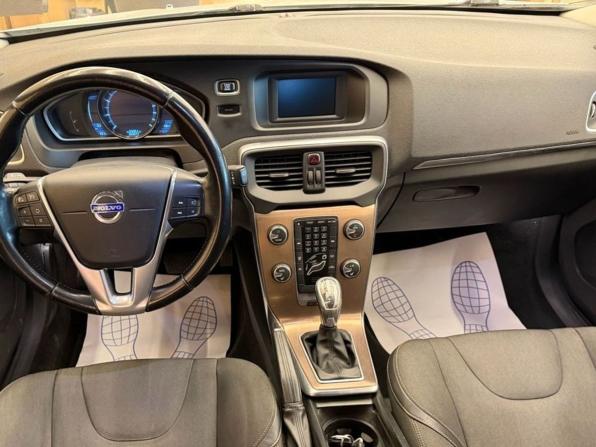 Volvo V40 Cross Country I с пробегом 2013 года, цена 1 078 000 рублей, 249000 км, хэтчбек, Автокод Объявления