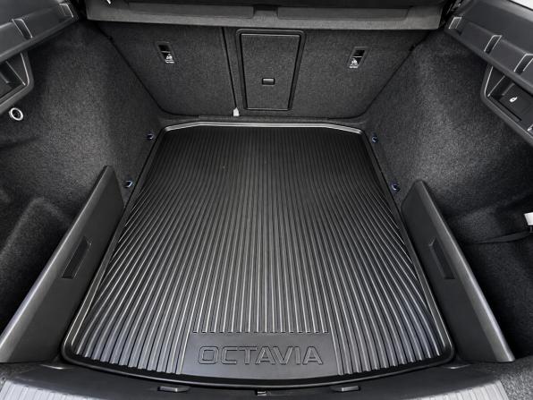Skoda Octavia IV (A8) с пробегом 2021 года, цена 2 149 000 рублей, 171898 км, лифтбек, Автокод Объявления