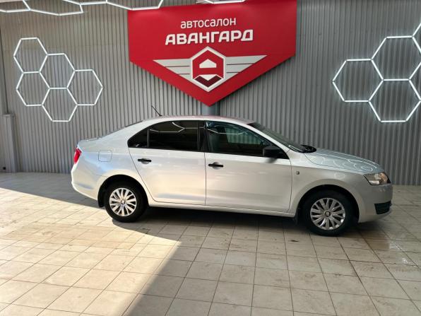 Skoda Rapid I с пробегом 2016 года, цена 990 000 рублей, 106000 км, лифтбек, Автокод Объявления