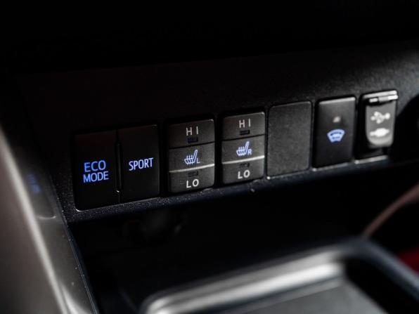 Toyota RAV4 IV (XA40) Рестайлинг с пробегом 2016 года, цена 2 650 000 рублей, 127350 км, внедорожник, Автокод Объявления