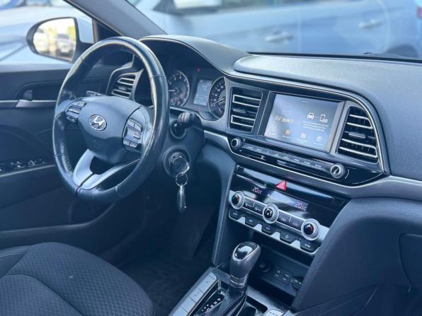 Hyundai Elantra VI (AD) с пробегом 2020 года, цена 1 749 000 рублей, 113000 км, седан, Автокод Объявления
