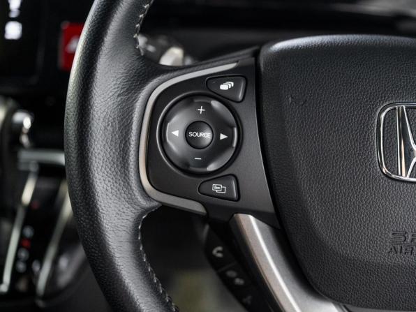 Honda Stepwgn V с пробегом 2016 года, цена 1 750 500 рублей, 151105 км, минивэн, Автокод Объявления