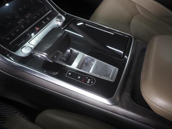 Audi Q8 I (4M) с пробегом 2018 года, цена 5 950 000 рублей, 140803 км, внедорожник, Автокод Объявления