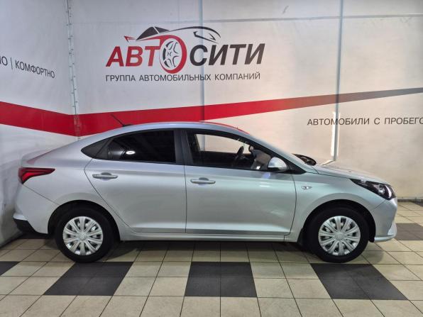 Hyundai Solaris II Рестайлинг с пробегом 2021 года, цена 1 697 000 рублей, 43000 км, седан, Автокод Объявления