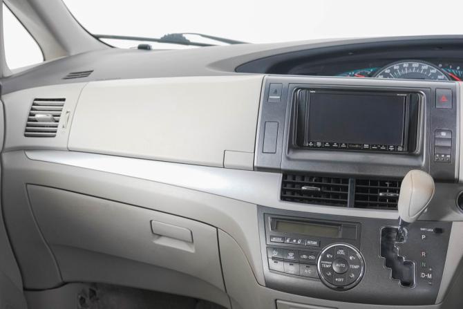 Toyota Estima III Рестайлинг с пробегом 2011 года, цена 659 000 рублей, 203467 км, минивэн, Автокод Объявления