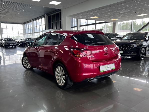 Opel Astra J с пробегом 2011 года, цена 645 000 рублей, 224871 км, хэтчбек, Автокод Объявления