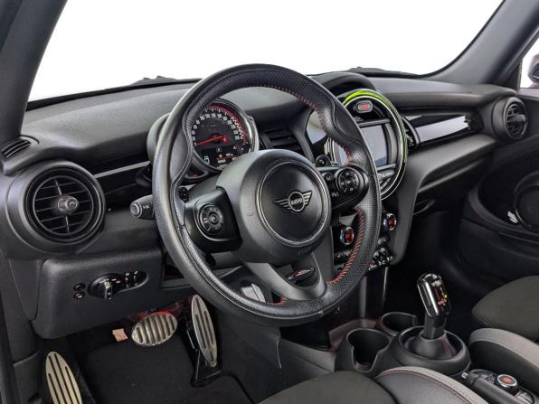 Mini Hatch III (F55/F56) Рестайлинг с пробегом 2020 года, цена 3 200 000 рублей, 69668 км, хэтчбек, Автокод Объявления