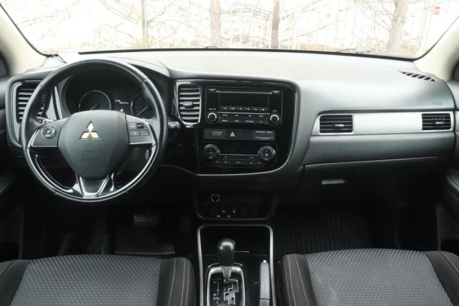 Mitsubishi Outlander III Рестайлинг 2 с пробегом 2017 года, цена 1 719 000 рублей, 174541 км, внедорожник, Автокод Объявления