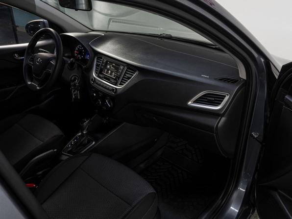 Hyundai Solaris II Рестайлинг с пробегом 2021 года, цена 1 690 000 рублей, 54457 км, седан, Автокод Объявления