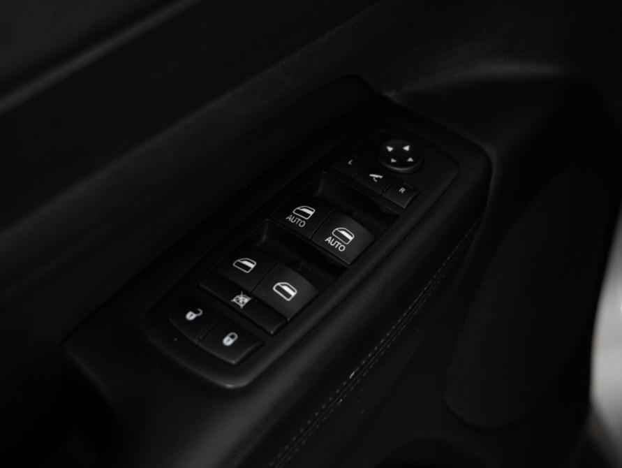 Jeep Grand Cherokee IV (WK2) Рестайлинг Санкт-Петербург  - изображение 23
