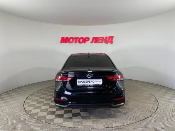 Hyundai Solaris II с пробегом 2018 года, цена 1 449 000 рублей, 93980 км, седан, Автокод Объявления