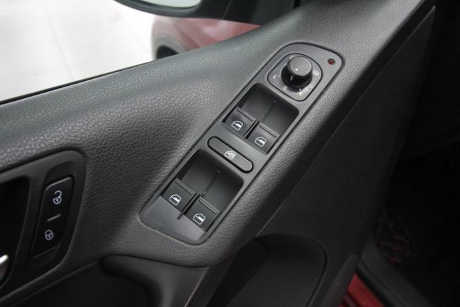 Volkswagen Tiguan I Рестайлинг с пробегом 2011 года, цена 1 150 000 рублей, 160131 км, внедорожник, Автокод Объявления
