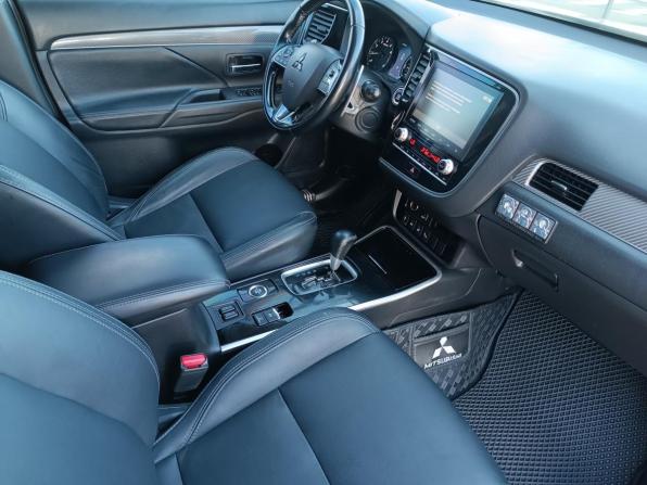 Mitsubishi Outlander III Рестайлинг 3 с пробегом 2021 года, цена 2 730 000 рублей, 119811 км, внедорожник, Автокод Объявления