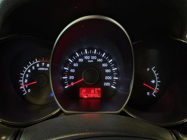 Kia Rio III Рестайлинг с пробегом 2015 года, цена 859 000 рублей, 238702 км, хэтчбек, Автокод Объявления