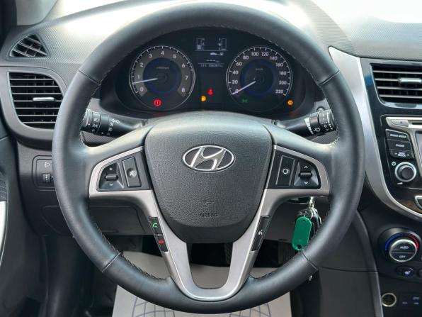 Hyundai Solaris I Рестайлинг с пробегом 2014 года, цена 980 000 рублей, 135000 км, седан, Автокод Объявления