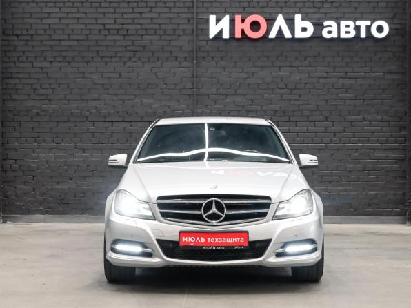 Mercedes-Benz C-Класс III (W204) Рестайлинг с пробегом 2013 года, цена 1 450 000 рублей, 261810 км, седан, Автокод Объявления