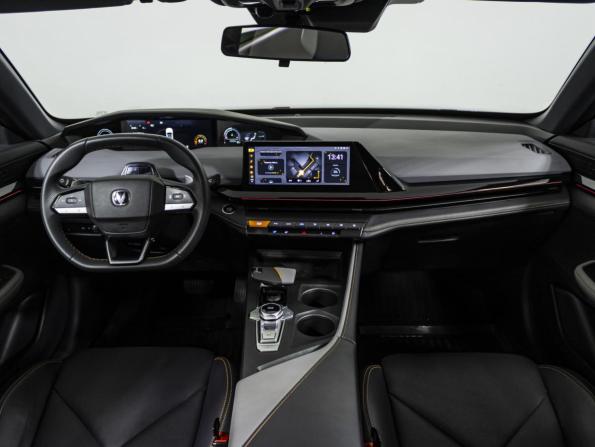 Changan UNI-V I с пробегом 2023 года, цена 2 328 000 рублей, 17410 км, лифтбек, Автокод Объявления